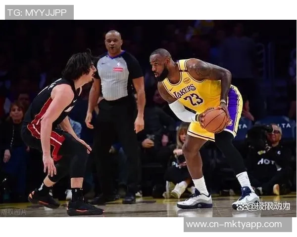 今日湖人对阵热火精彩对决分析及赛前预测展望